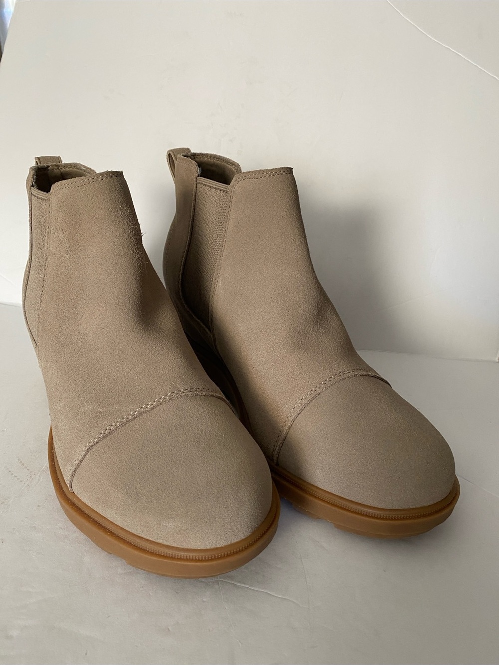 Sorel Women’s Evie II Chelsea - Omega Taupe Suede Leather